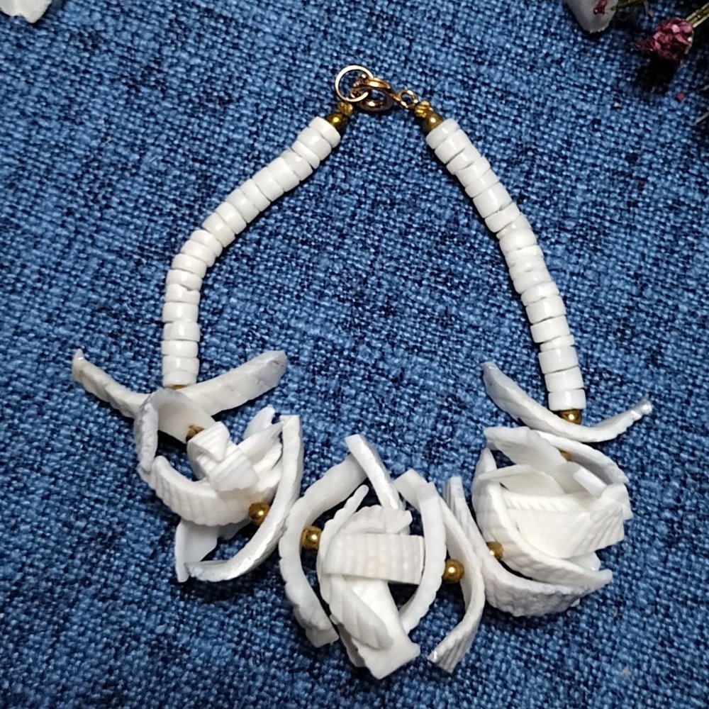 Shell Bracelet  (6L)